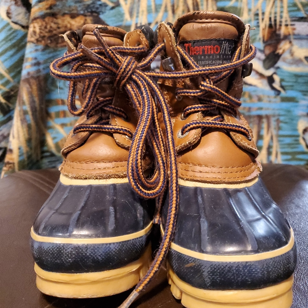 Toddler size 9 boots